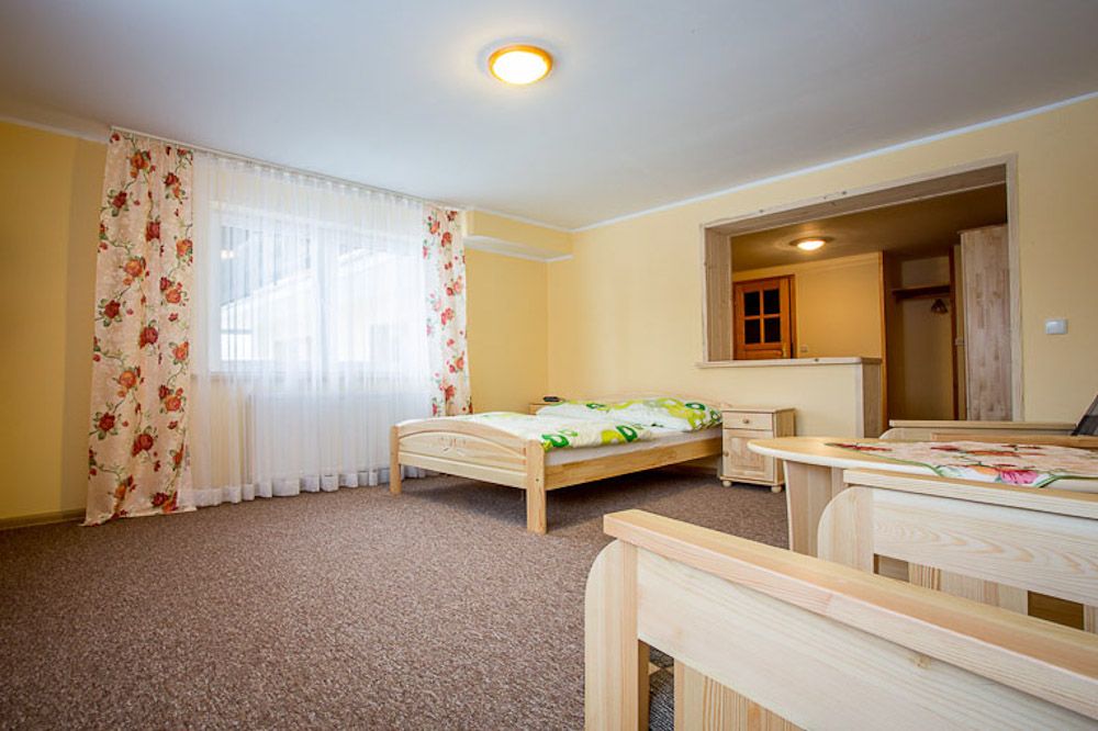 Willa IZYDOR wynajem pokoi Bukowska Barbara