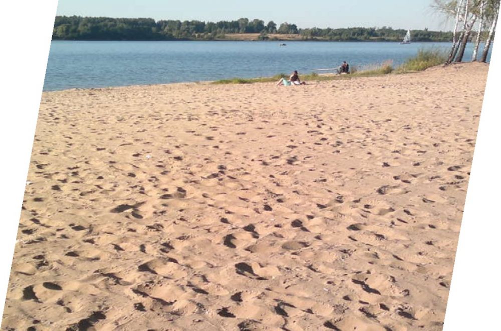 Samodzielny, ogrodzony domek murowany nad zalewem Sulejowskim